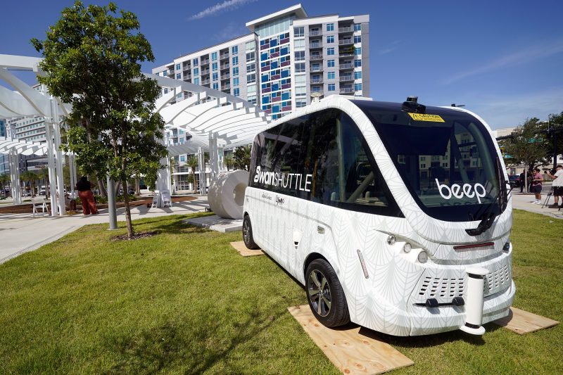 230816-self-driving-shuttle-bus-se-346p-0c76a8-thfttG-800x533.jpg