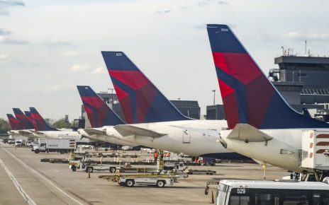 230905104114-diarrhea-delta-flight-file-restricted-9rzkpM.jpg