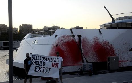 230908121316-02-yacht-vandalize-activists-spain-climate-OoQ5HA.jpg