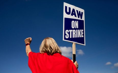 230919-uaw-strike-ew-119p-7b7d7e-QmlUBV-800x533.jpg
