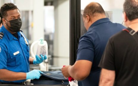 231023-atlanta-tsa-agent-security-airport-ac-1057p-a7f79d-1BOFtz.jpg