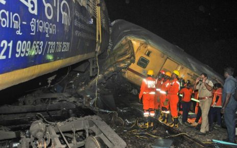 231029164404-01-india-train-crash-1029-nH3xBP.jpg
